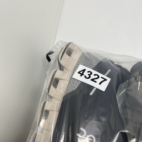 On Cloud 5 Sneakers Mens 9 Black Gray Running Athletic Gym Shoes - Picture 10 of 10